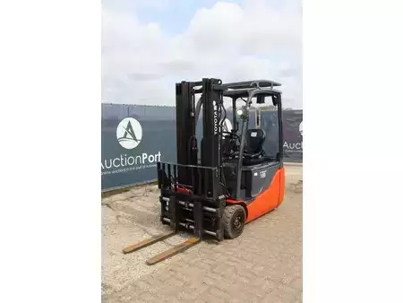 Eléctrica de 4 ruedas 2021  Toyota 8FBE18T (9)