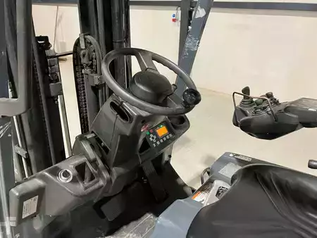 Eléctrica de 4 ruedas 2017  Toyota 8FBM16T (11)