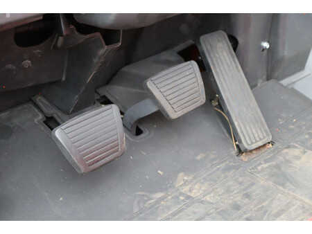 Dízel targoncák - Nissan FD02A25Q (25)