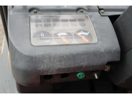 Dízel targoncák - Nissan FD02A25Q (26)