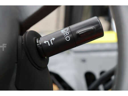 Dízel targoncák - Nissan FD02A25Q (29)