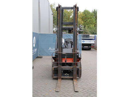 Dízel targoncák - Nissan FD02A25Q (8)