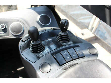 Dieselový VZV 2021  Linde H30D-01 (29)