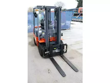 Chariots élévateurs diesel 2023  Vmax CPCD20 (7)