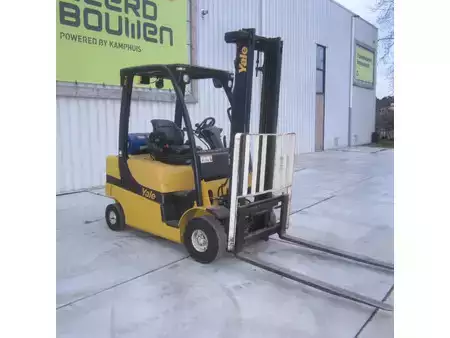 LPG heftrucks 2015  Yale GLP20LX (3)