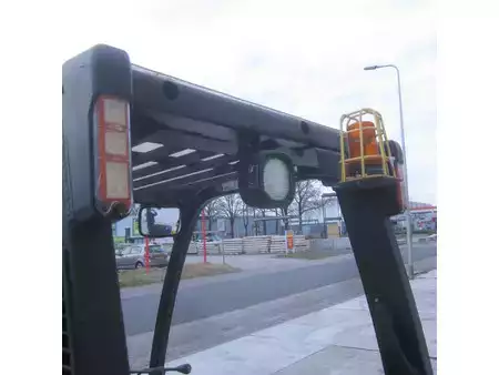LPG heftrucks 2015  Yale GLP20LX (7)