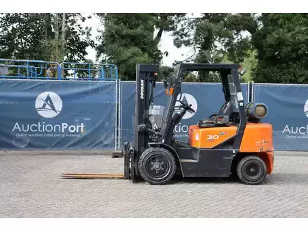 Treibgasstapler 2017  Doosan G30G (2)