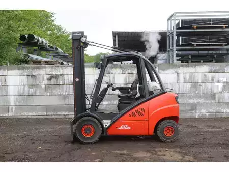 Terrenggående gaffeltruck 2008  Linde H30T (2)