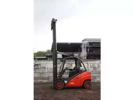 Terrenggående gaffeltruck 2008  Linde H30T (34)