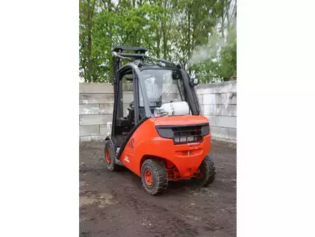 Terrenggående gaffeltruck 2008  Linde H30T (4)