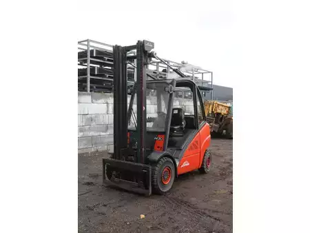 Terrenggående gaffeltruck 2008  Linde H30T (9)