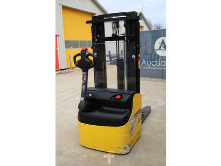 Apilador eléctrico 2009  Hyundai 10 LS-7 (6)