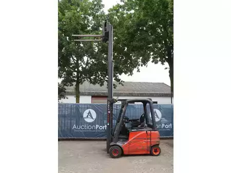 4-wiel elektrische heftrucks 2008  Linde E20PH-01 (30)