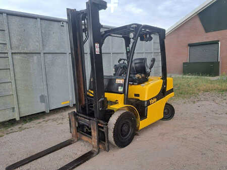 Diesel Forklifts 2011  Yale GDP25VX V2420 (3)