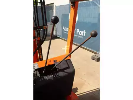 Carrelli elevatori GPL 1991  Lugli 305 G (32)