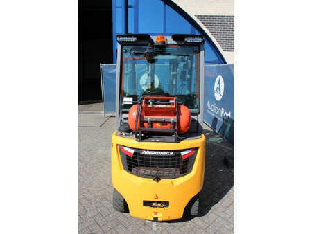 Empilhador a gás 2020  Jungheinrich TFG 320 (4)
