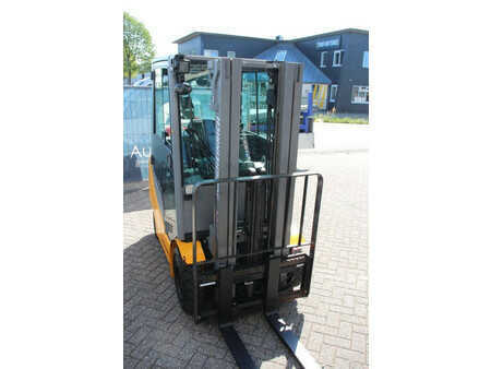 Empilhador a gás 2020  Jungheinrich TFG 320 (6)