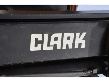 Carretilla elevadora GLP - Clark GPX 35 LPG (20)