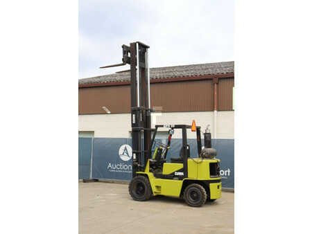 Carretilla elevadora GLP - Clark GPX 35 LPG (21)