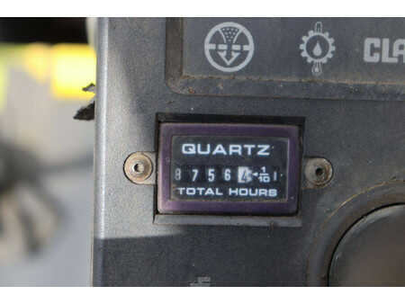 Carretilla elevadora GLP - Clark GPX 35 LPG (22)