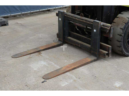 Carretilla elevadora GLP - Clark GPX 35 LPG (27)