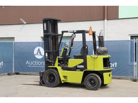 Carretilla elevadora GLP - Clark GPX 35 LPG (3)