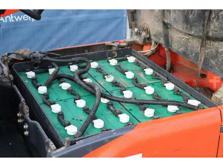 Sähkö - 4 pyör 2016  Linde E18L-02 (19)