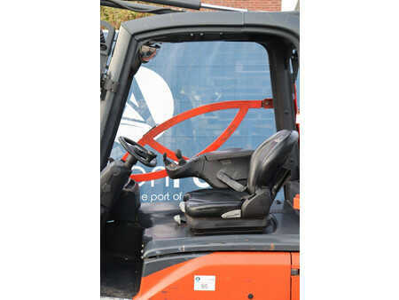 Sähkö - 4 pyör 2016  Linde E18L-02 (24)