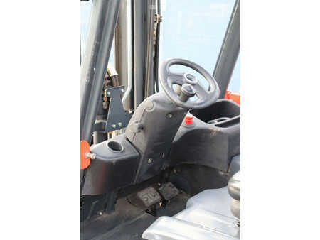 Sähkö - 4 pyör 2016  Linde E18L-02 (26)