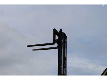 Sähkö - 4 pyör 2016  Linde E18L-02 (38)