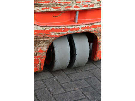 Sähkö - 4 pyör 2016  Linde E18L-02 (40)