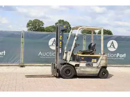 Elektro 4 Rad - Komatsu FB25H-1E (1)