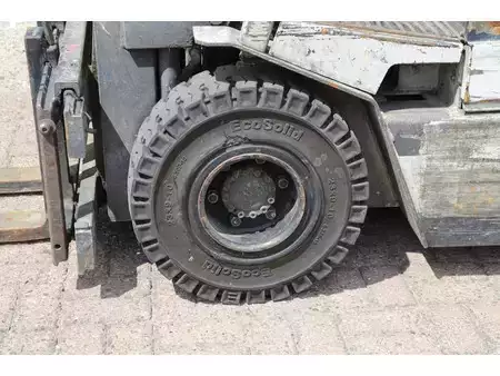 Elektro 4 Rad - Komatsu FB25H-1E (14)