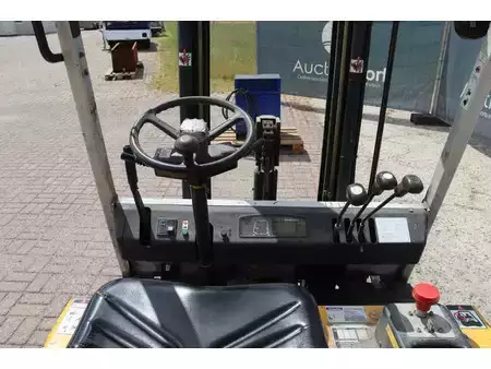 Elektro 4 Rad - Komatsu FB25H-1E (19)