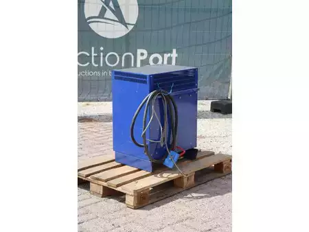 Elektro 4 Rad - Komatsu FB25H-1E (37)
