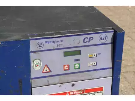 Elektro 4 Rad - Komatsu FB25H-1E (39)