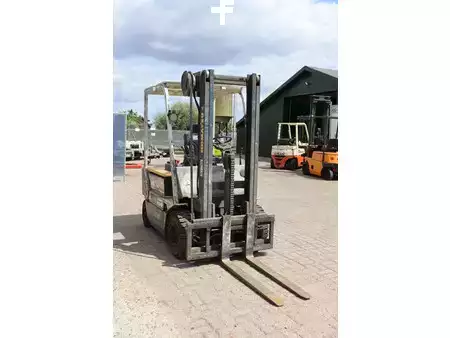 Elektro 4 Rad - Komatsu FB25H-1E (7)