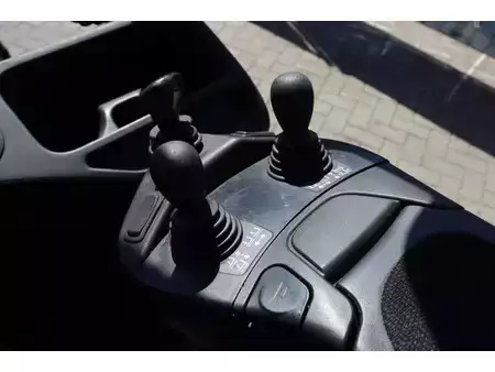Chariots électriques à 4 roues 2018  Linde E50HL-01 (36)