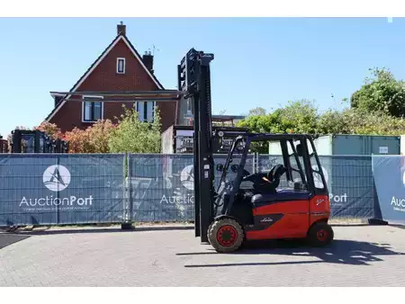 Chariots électriques à 4 roues 2018  Linde E50HL-01 (40)