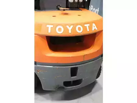 Diesel gaffeltruck 2007  Toyota 7FDA50 (16)