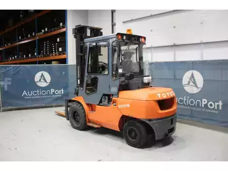 Diesel gaffeltruck 2007  Toyota 7FDA50 (3)