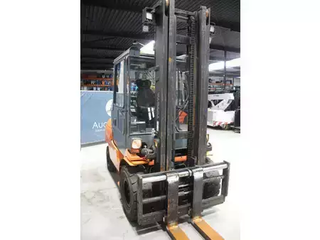 Diesel gaffeltruck 2007  Toyota 7FDA50 (6)
