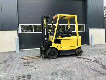 Elektryczne 4-kołowe 1999  Hyster J2.50XM (1)