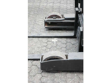 Schubmaststapler 2010  BT RRE 200 (13)