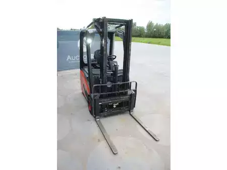 Carrelli elettrici 4 ruote 2017  Linde E16C-02 (6)