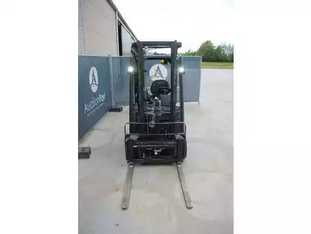 Carrelli elettrici 4 ruote 2017  Linde E16C-02 (7)