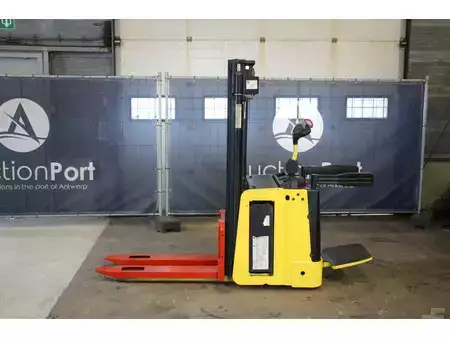 Magasemelésű béka 2017  Hyster  (2)