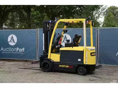 4-wiel elektrische heftrucks 2015  Hyster E3.2XN (3)