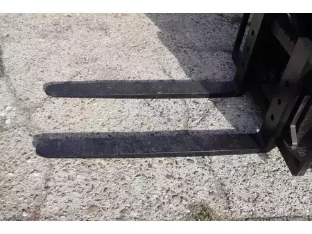 Carrelli elettrici 4 ruote 2010  Toyota 7FBMF35 (11)