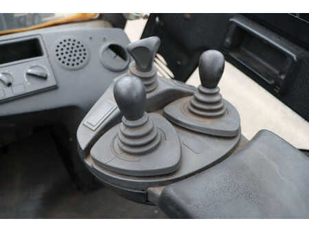 LPG heftrucks 2010  Linde H35T-01 (19)